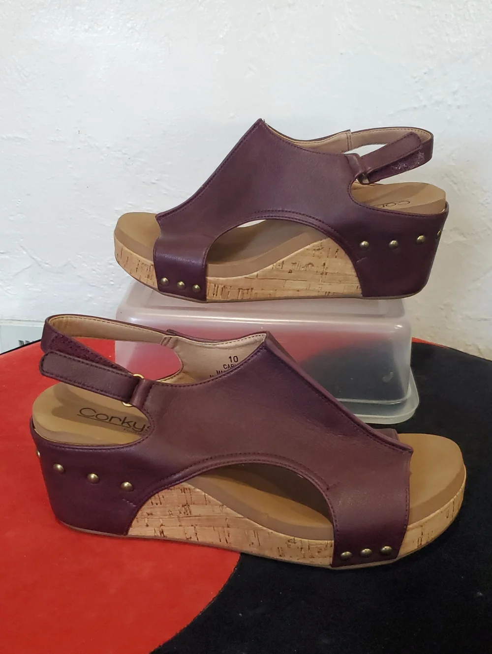 Corkys Carley Burgundy Wedge Sandal Size 10